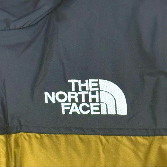 The North Face '96 Retro Nuptse Vest Moss Green Small NWT - Picture 3 of 7